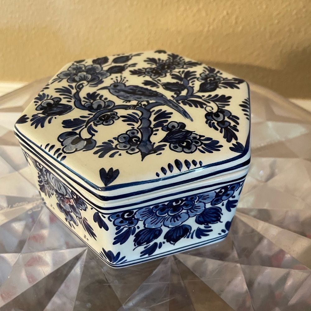 Dieft Blauw Blue and White Bird Vintage Trinket Box Hand Painted Made inHolland